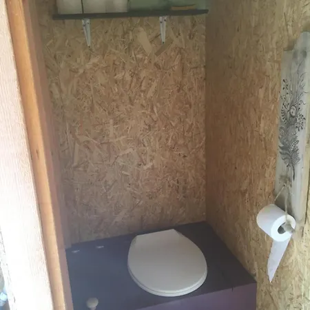 Camping Ti'nid, Chaleureuse Plongee Dans La Nature Montignac-Lascaux