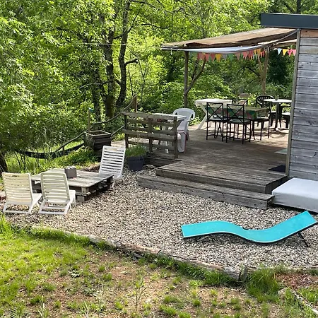 Camping Ti'nid, Chaleureuse Plongée Dans La Nature Montignac-Lascaux